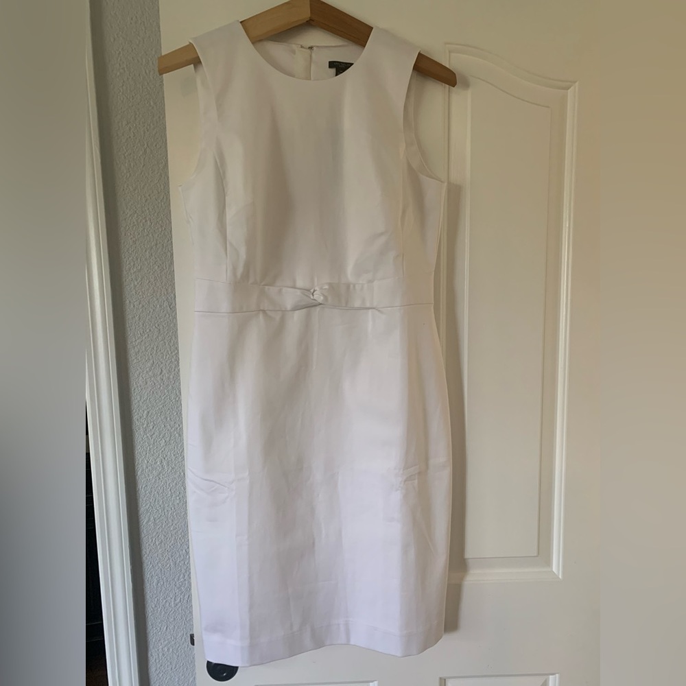 White casual sleeve less dress